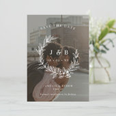 bloemenkrans monogram foto save the date (Staand voorkant)