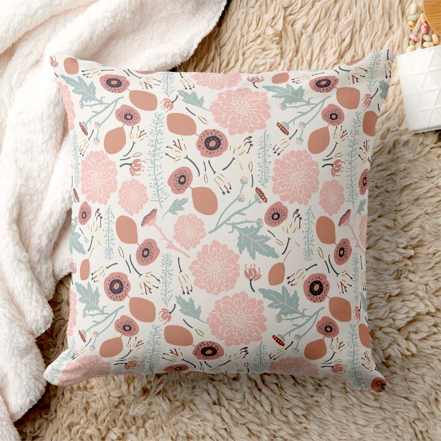 Bloemenmotief roze crème blauw kussen (Pink Cream Blue Floral Pattern Throw Pillow from Studio Posies. )