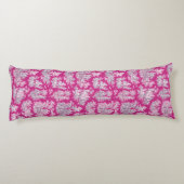  bloemenroze magenta toile de jouy monogram lichaamskussen (Achterkant)
