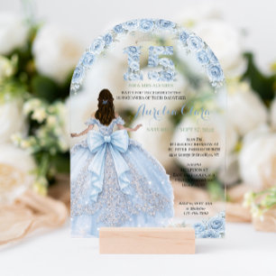 Bloemige Blauwe Prinses Coquette Quinceanera Boog Acryl Uitnodigingen