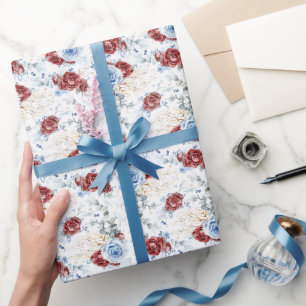 Bloemige botanische stoffige blauwe en bordeauxrod cadeaupapier