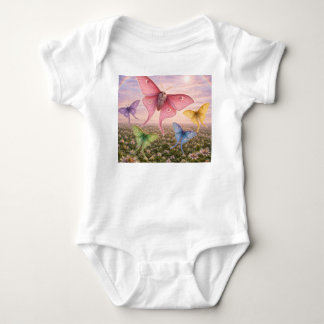 Bloemige en mot één baby t romper