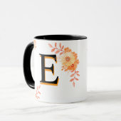 Bloemmonogram Mok – Elegante letter E koffiebeker (Voorkant links)