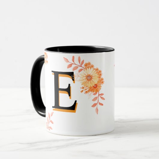 Bloemmonogram Mok – Elegante letter E koffiebeker (Voorkant links)