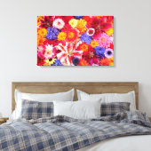Bloemontwerp van Dalhia, Oosterse lelies, Canvas Afdruk (Insitu (Slaapkamer))