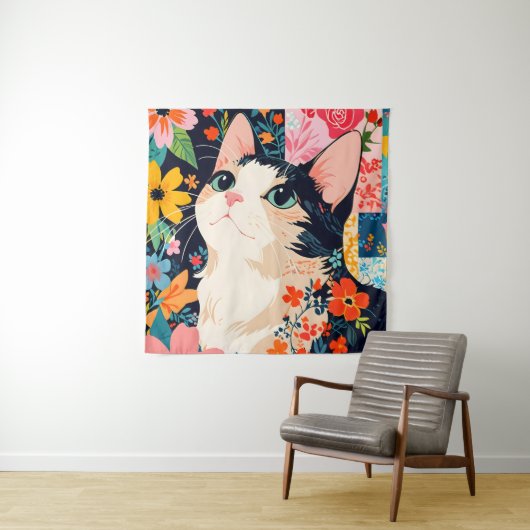 Bloempatchwork kat wandkleed (In situ)