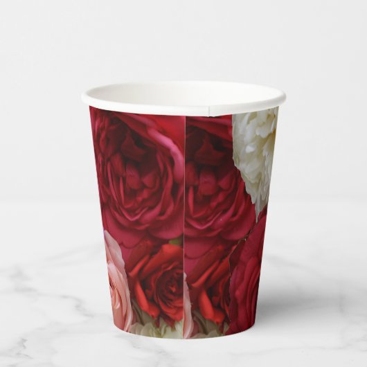 Bloempatroon papieren bekers met rozen en pioenroz (Rechts)