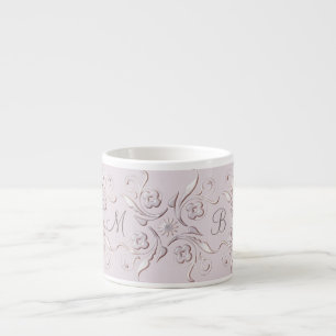 Bloemrijke barok roze patroon. monogram. espresso kop