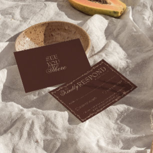 Bloemrijke Chocolade Bruine Old Money Boho Bruilof RSVP Kaartje