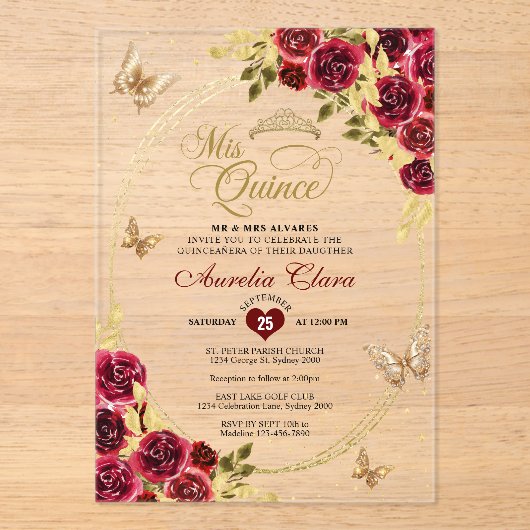 Bloemrood goud tiara vlinder mis quinceañera acryl uitnodigingen (Voorkant)