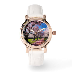 Bloesems in Bloom: Rijen van kersenbomen in de len Horloge