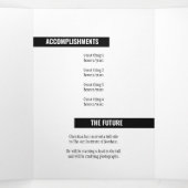 Blokken van het zwarte vierfototoestel met Tri-Fol Drieluik Uitnodiging (Binnenkant midden)