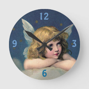 Blond Resting Angel Clock Ronde Klok