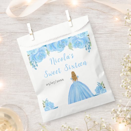 Blonde Hair Princess Blue Floral Sweet Sixteen Bedankzakje (Geknipt)
