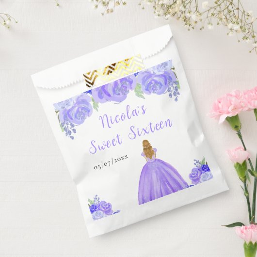 Blonde Hair Princess Purple Floral Sweet Sixteen Bedankzakje (Gezegeld)
