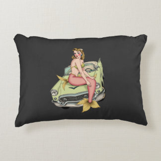 Blonde Mermaid on Vintage Green Car Watercolor Ill Accent Kussen