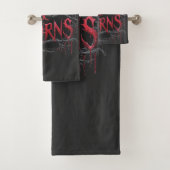 Blood & Thorns Gothic Design - Donker en Edgy Bad Handdoek (Insitu)