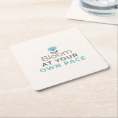 Bloom at Your Own Pace Minimal Motivational Coaste Vierkante Kartonnen Onderzetter (Schuin)