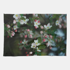 Blooming apple tree, moody spring theedoek