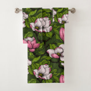 Blooming magnolia op donkergroen bad handdoek