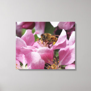 Blossom van honingbijen met roze krabappelboom canvas afdruk