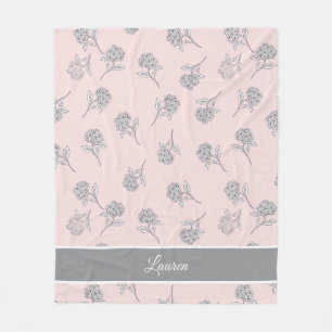 Blozende Roze Hortensia Bloemmotief Monogram Fleece Deken
