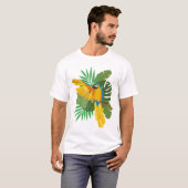 Blue and Gold macaw with leaves T-shirt (Voorkant volledig)