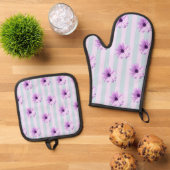 blue and purple striped daisy pattern ovenwant & pannenlap set (Top down)
