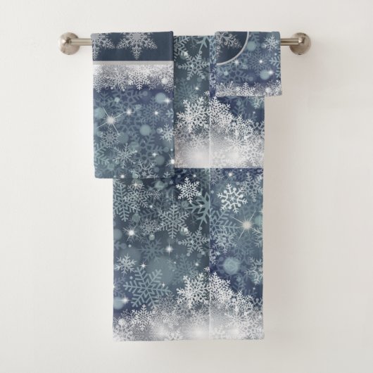 Blue and Silver Snowflake Pattern Holiday Bad Handdoek (Insitu)