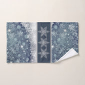 Blue and Silver Snowflake Pattern Holiday Bad Handdoek (Handdoek)