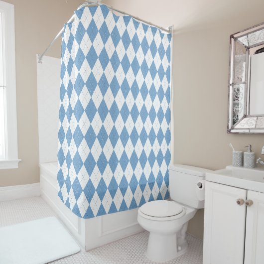 Blue and White Argyle Diamond Geometric Pattern Douchegordijn (In situ)
