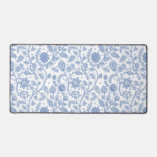 Blue and White Floral Botanical Pattern Whimsical Bureaumat (Voorkant)