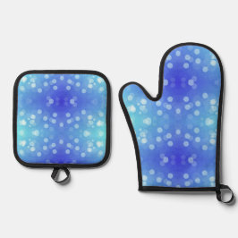 blue and white polka dot pattern on one side ovenwant & pannenlap set