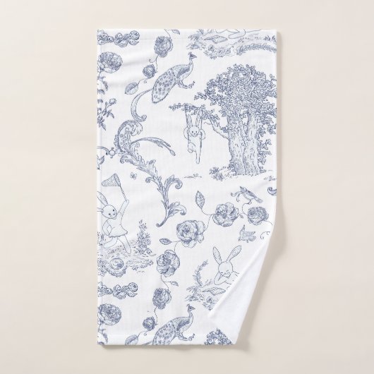 Blue and White Toile Rabbit Bunny Wonderland Handdoek (Handdoek)
