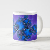 Blue Arabesque op Paars - dun Julia fractal Jumbo Mok (Voorkant rechts)