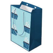 Blue Birthday Cupcake Medium Cadeauzakje (Achterkant Gekanteld)