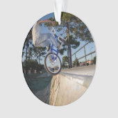 Blue BMX Balancing on Ledge Ornament (voorkant)