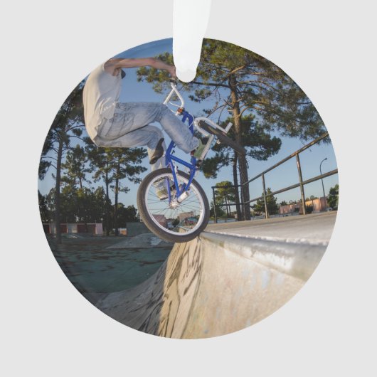 Blue BMX Balancing on Ledge Ornament (voorkant)