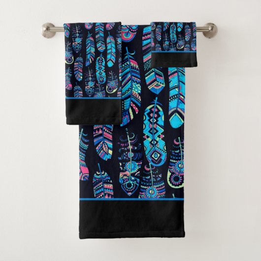 Blue Boho Feathers Pattern Bad Handdoek (Insitu)