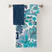 Blue Boho  Floral Monogram Bad Handdoek (Insitu)