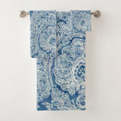 Blue Boho Lace Paisley Pattern Bad Handdoek (Insitu)
