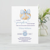 Blue bow pompoen baby shower minimalistisch kaart (Staand voorkant)