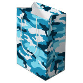 Blue camouflage Gift Bag Medium Cadeauzakje (Achterkant Gekanteld)