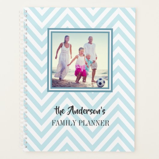 Blue Chevrons Pattern met foto- en familienaam Planner (Voorkant)