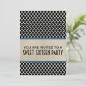 Blue Chic Quatrefoil Sweet 16 Invitation (Debout devant)