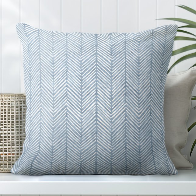 Blue Coastal Chevron Sierkussen (Add one of Totally Coast's stunning Blue Decorative Pillows to your sofa for a coastal resort look.)