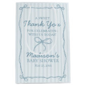 Blue Coquette Bow Pastel Gestreept Baby shower Fav Medium Cadeauzakje (Voorkant)