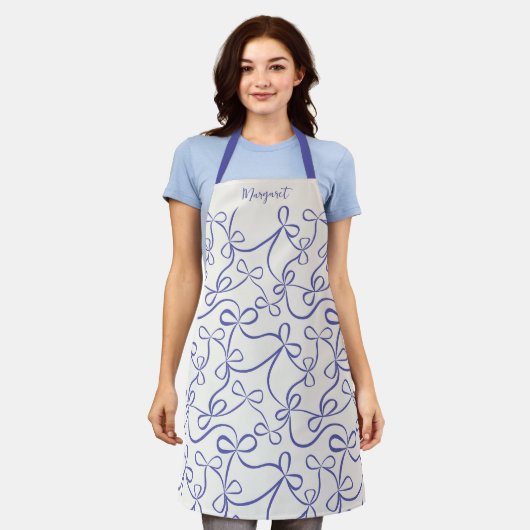 Blue Coquette Bow Pattern Aangepaste naam Schort (Gedragen)