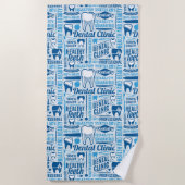 Blue Dental Clinic Pattern Strandlaken (Voorkant)