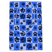 Blue Dog Paw Print Checkerboard Medium Cadeauzakje (Voorkant)
